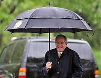 People & Humanity: Funny photo of George Bush