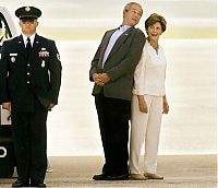 People & Humanity: Funny photo of George Bush