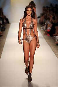 People & Humanity: mercedes-benz fashion week girls