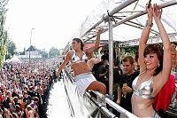 People & Humanity: love parade 1989 - 2010 girls