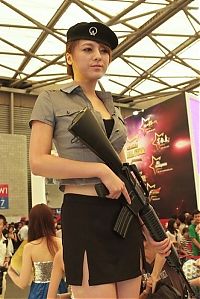 People & Humanity: Girls of Chinajoy 2010, Shanghai, China