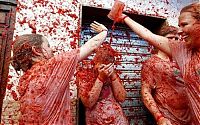 People & Humanity: La Tomatina 2010, Buñol, Valencia, Spain