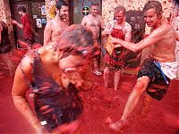 People & Humanity: La Tomatina 2010, Buñol, Valencia, Spain