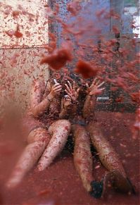 People & Humanity: La Tomatina 2010, Buñol, Valencia, Spain