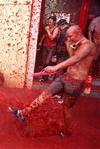 People & Humanity: La Tomatina 2010, Buñol, Valencia, Spain