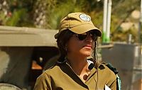 People & Humanity: army girls of israeli defense forces