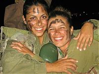 People & Humanity: army girls of israeli defense forces