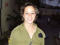 People & Humanity: army girls of israeli defense forces