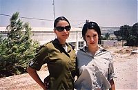 People & Humanity: army girls of israeli defense forces