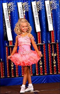 People & Humanity: Child beauty pageant, United States