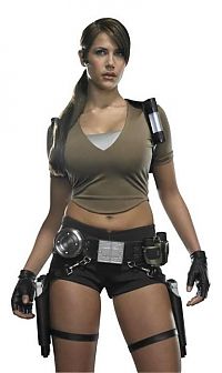 People & Humanity: lara croft girl