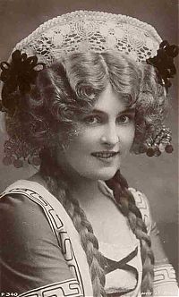 People & Humanity: retro history glamour girl with an alluring beauty