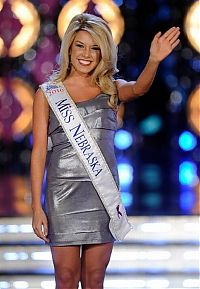 People & Humanity: Miss America 2011