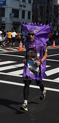 TopRq.com search results: Costumes at the 2011 Tokyo Marathon, Japan