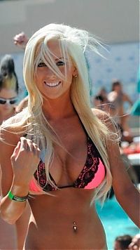 People & Humanity: Las Vegas pool party girls