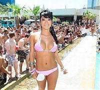 People & Humanity: Las Vegas pool party girls