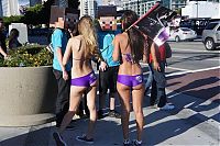 People & Humanity: Electronic Entertainment Expo (E3) 2011 trade show girls