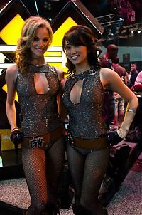 People & Humanity: Electronic Entertainment Expo (E3) 2011 trade show girls