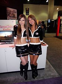 People & Humanity: Electronic Entertainment Expo (E3) 2011 trade show girls