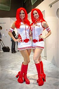 People & Humanity: Electronic Entertainment Expo (E3) 2011 trade show girls
