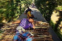 People & Humanity: Train surfing, Bangladesh