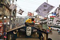 People & Humanity: Train surfing, Bangladesh