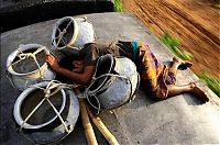 People & Humanity: Train surfing, Bangladesh