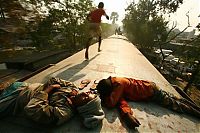 People & Humanity: Train surfing, Bangladesh