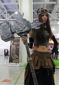 People & Humanity: Igromir 2011 girls