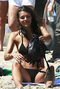 People & Humanity: celebrity girl on the beach