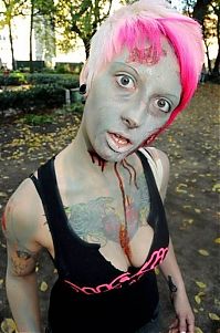 People & Humanity: zombie girl