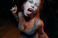 People & Humanity: zombie girl