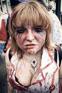 People & Humanity: zombie girl