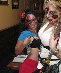 People & Humanity: zombie girl