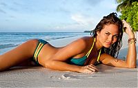 People & Humanity: Sports Illustrated Swimsuit Issue Girl 2012