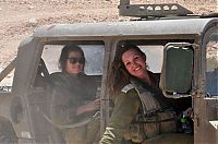 People & Humanity: army girls of israeli defense forces