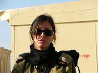 People & Humanity: army girls of israeli defense forces