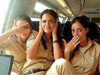 People & Humanity: army girls of israeli defense forces