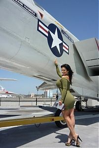 People & Humanity: aircraft girl