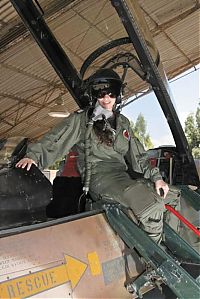 People & Humanity: aircraft girl