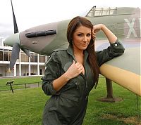 People & Humanity: aircraft girl