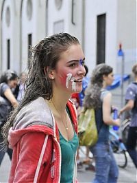 People & Humanity: young college girls go crazy