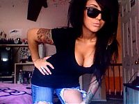 People & Humanity: breasts cleavage girl