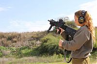 People & Humanity: army girls of israeli defense forces