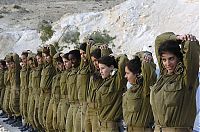 People & Humanity: army girls of israeli defense forces