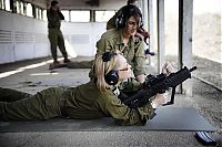 People & Humanity: army girls of israeli defense forces