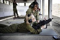 People & Humanity: army girls of israeli defense forces