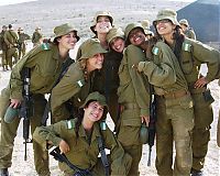 People & Humanity: army girls of israeli defense forces