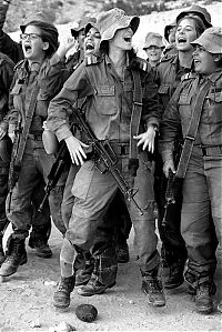 People & Humanity: army girls of israeli defense forces