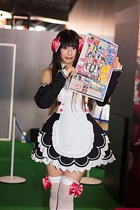 People & Humanity: Tokyo Game Show 2012 girl